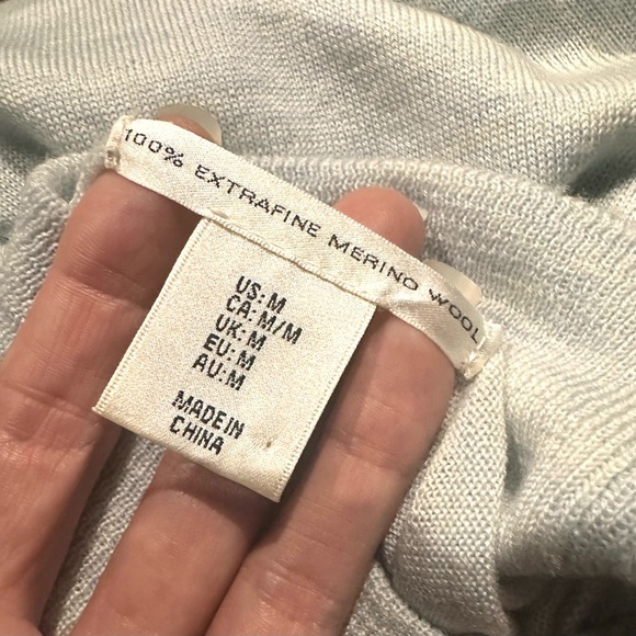 100% Merino Wool Light Blue Mock Neck Short Sleeve Sweater - Picture 8 of 8